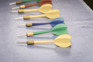 renkli dart oku