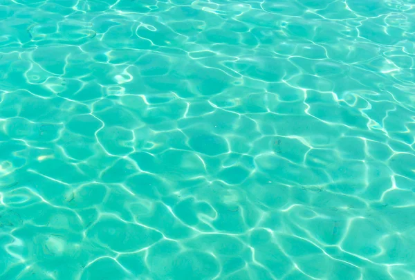 Onde bleue vague d'eau dans l'océan de mer . — Photo