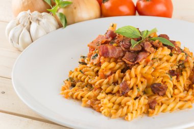 ahşap üzerine Penne makarna