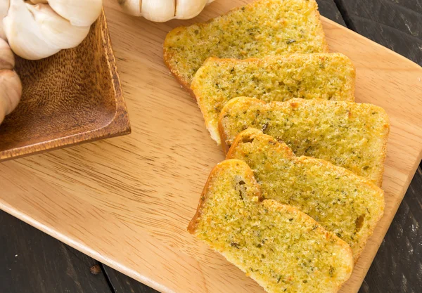 Çıtır çıtır ekmek sarımsak