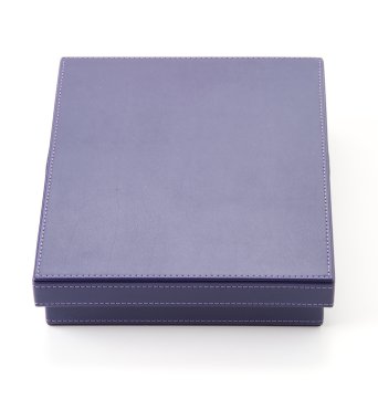 Beyaz üzerine hediye kutusu