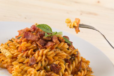 ahşap üzerine Penne makarna