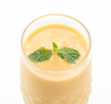 Mango smoothie beyaz