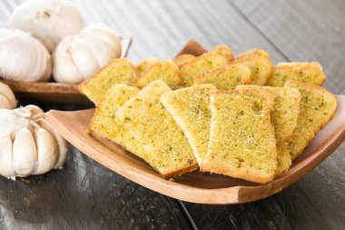 Çıtır çıtır ekmek sarımsak