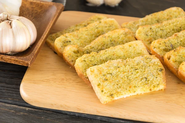 Çıtır çıtır ekmek sarımsak