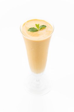 Mango smoothie beyaz
