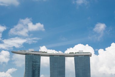 Singapur-Temmuz 15, 2015: Marina Bay Resort Singapur kumları