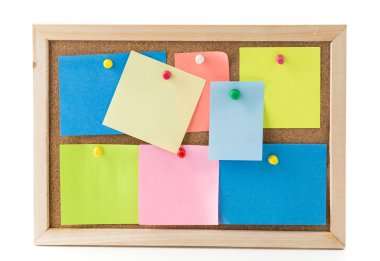 cork board üzerinde yapışkan not