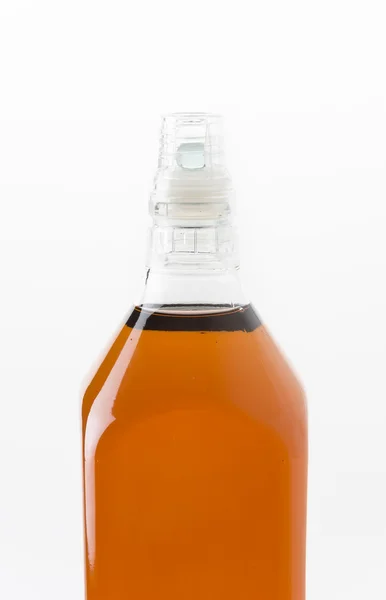 Wisky Flasche auf weißem Hintergrund — Stockfoto