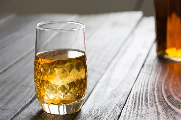 ahşap üzerine koydum cam 