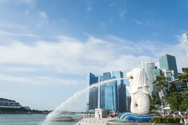 Szingapúr, Jul 16 2015: Megtekintése: Marina Bay Merilon-szobor azt — Stock Fotó