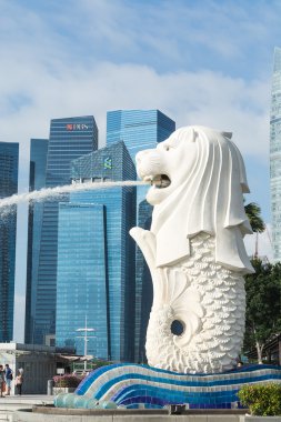 Singapur, 16 Temmuz 2015: Merilon heykel Marina Bay, görünümünü ben