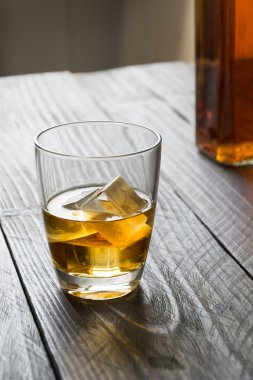 ahşap masa camına koydum