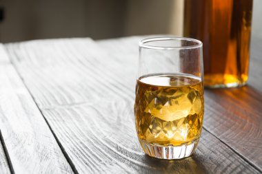 ahşap masa camına koydum