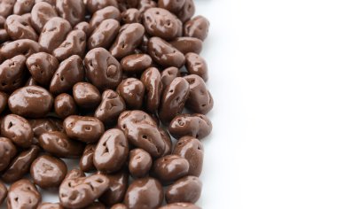 Üzümlü çikolata ile