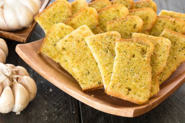 Çıtır çıtır ekmek sarımsak