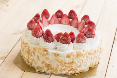 tatlı çilekli tatlı dondurma pastası.