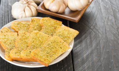 Çıtır çıtır ekmek sarımsak