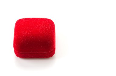 Beyaz arkaplanda mücevher kutusu