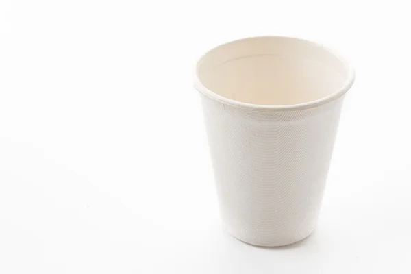 Taza de papel sobre fondo blanco — Foto de Stock