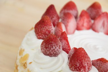 tatlı çilekli tatlı dondurma pastası.