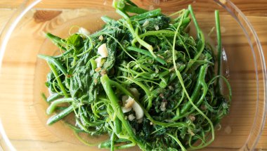 Tuzlu Soya fasulyesi ile tavada kızartılmış Sayate