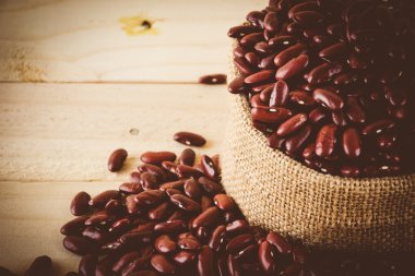 ahşap arka plan - vintage film fil ile yumuşak odak üzerinde kırmızı fasulye