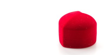 Beyaz arkaplanda mücevher kutusu