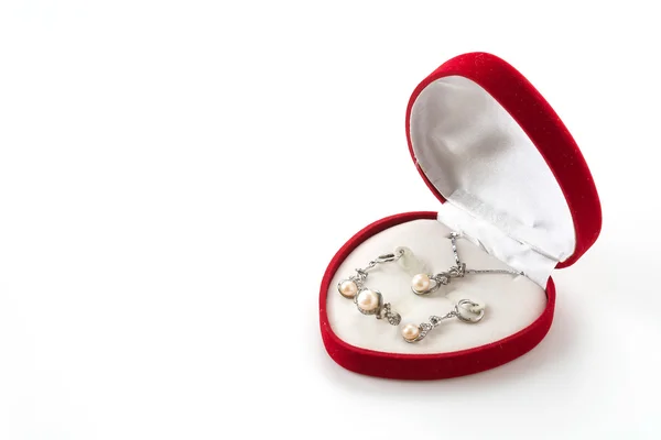 Krabice šperky na bílém pozadí — Stock fotografie