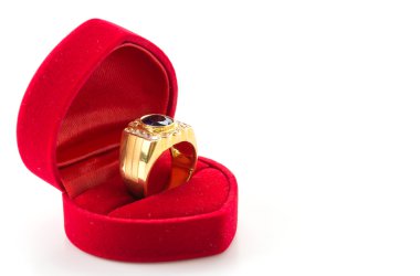 Beyaz arkaplanda mücevher kutusu