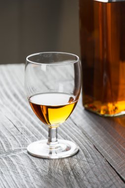 ahşap masa camına koydum