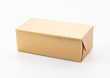 Beyaz arkaplanda hediye kutusu