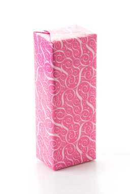 Beyaz arkaplanda hediye kutusu