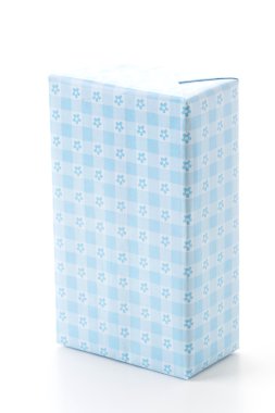 Beyaz arkaplanda hediye kutusu