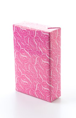 Beyaz arkaplanda hediye kutusu