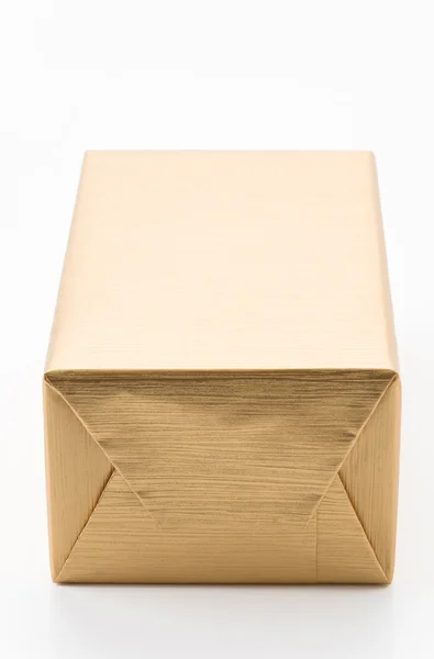 Коробка подарка на белом фоне — стоковое фото