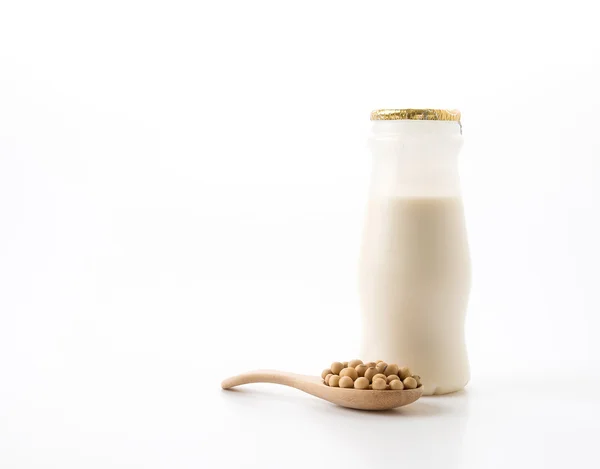 Latte di soia su sfondo bianco — Foto Stock