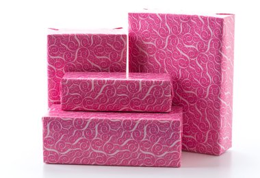 Beyaz arkaplanda hediye kutusu