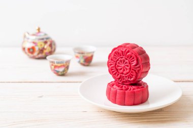 Ay pastası Sonbahar Festivali için kırmızı kadife aromalı