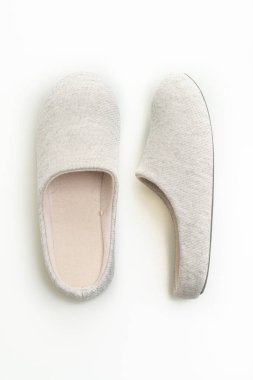 Gri terlik beyaz arkaplanda izole edildi