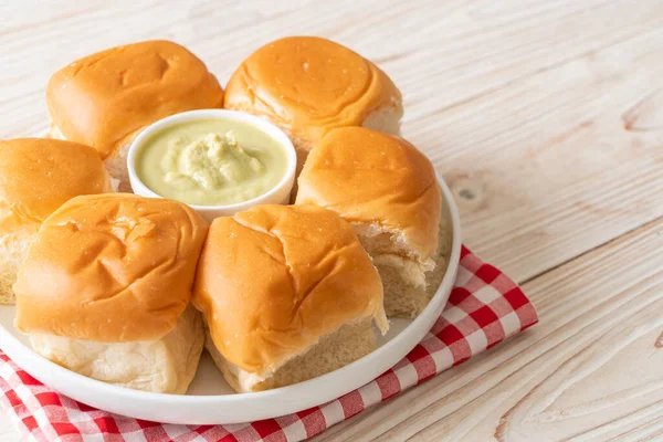 Pan Con Pandan Custard Tailandés Plato —  Fotos de Stock