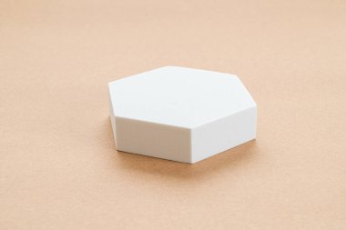 Geometri tıraş beyaz blok