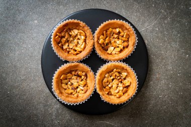 Tabakta kaju fıstıklı tart