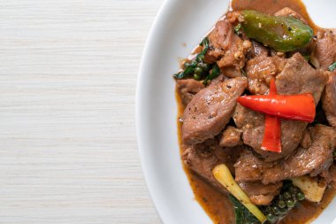 Ördekli Kızarmış Kara Biber - Asya usulü