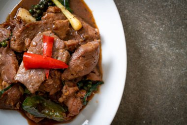 Ördekli Kızarmış Kara Biber - Asya usulü