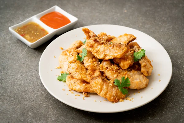 Fried Fish Garlic Plate — Stock Photo, Image