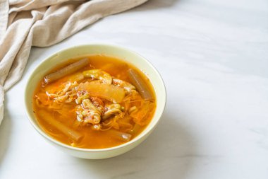 Karışık Sebze Çorbası - Tayland yemeği tarzı