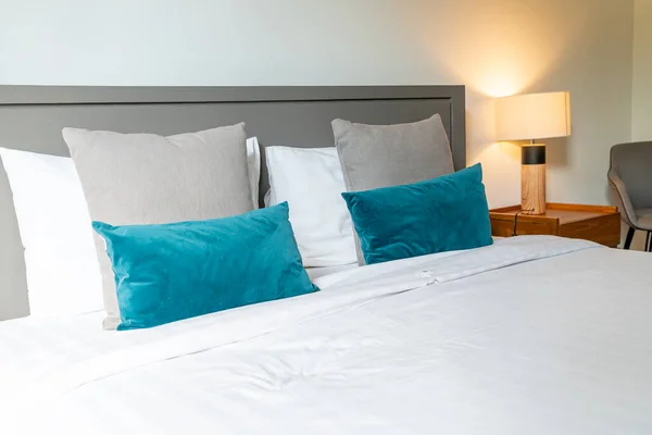 Comfortabele Kussen Decoratie Bed Slaapkamer — Stockfoto