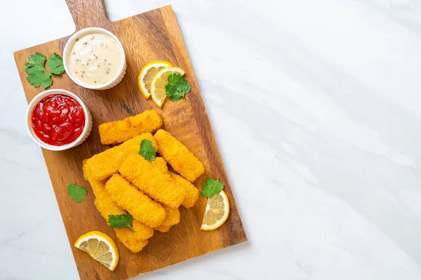 Bastoncino Pesce Fritto Patatine Fritte Pesce Con Salsa — Foto Stock