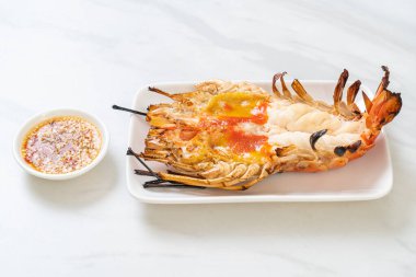 Izgara Taze Dev Nehir Karidesi Baharatlı Deniz Ürünleri Soslu